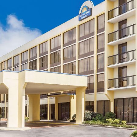 Days Inn & Suites By Wyndham Se Columbia Ft Jackson Esterno foto